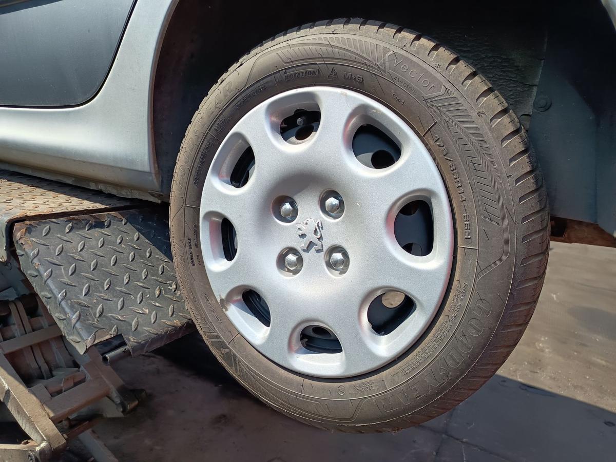Peugeot 206 orig Stahlfelgen Satz mit Winterreifen 175/65R14 DOT Bj 2022