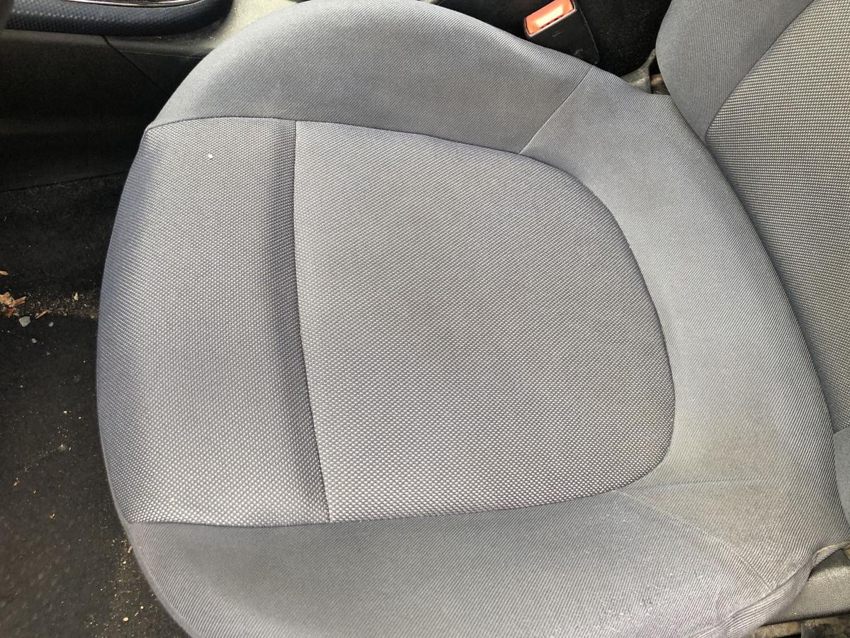 Fiat Bravo 198 Sitz vorn links Fahrersitz Stoff mit Muster ohne Heizung