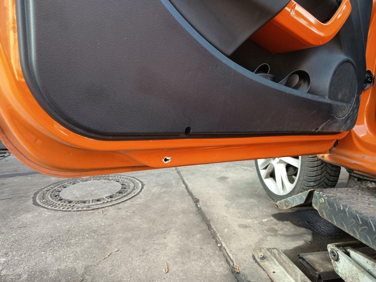 Seat Ibiza 6J 3t&uuml;rer original T&uuml;r links Fahrer Rohbau P2C Luminarange Bj 2009