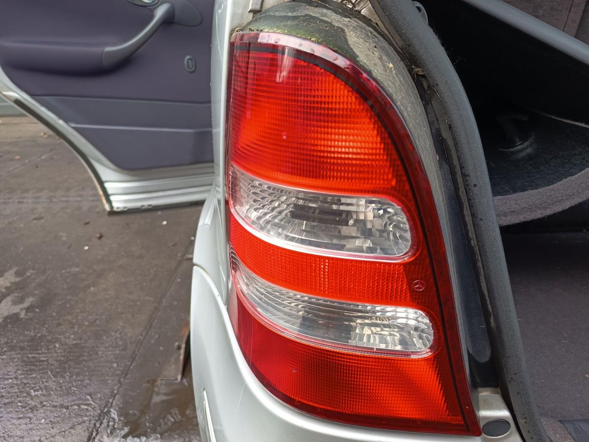 Mercedes W168 Mopf original R&uuml;ckleuchte links Heck Schluss Licht Bj 2001