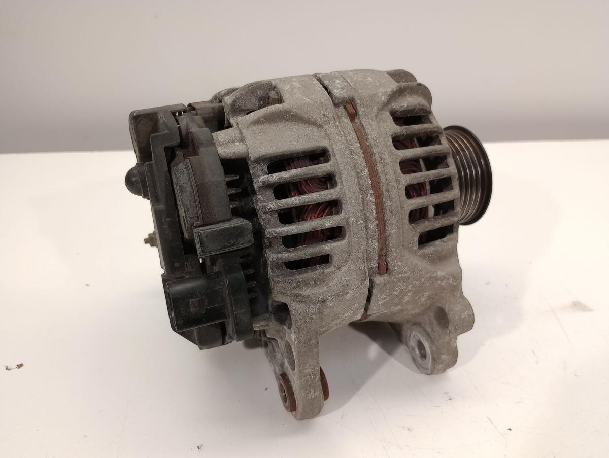 VW Golf IV orig Lichtmaschine Generator 1.4l 55kW Benzin 90A 028903028D Bj 2001