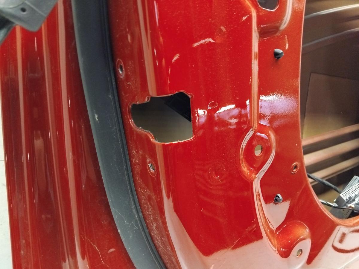 Tesla Model S T&uuml;r vorn links Fahrert&uuml;r dunkelrotmetallic PPMR sunset red Bj2019