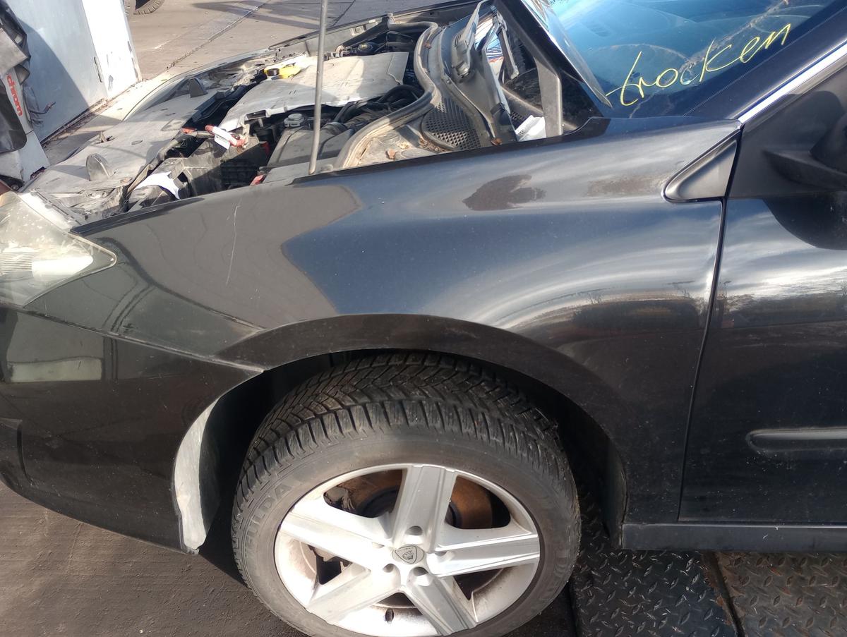 Renault Laguna 3 Grandtour orig Kotflügel links 676 Perlmuttschwarz met Bj 2010