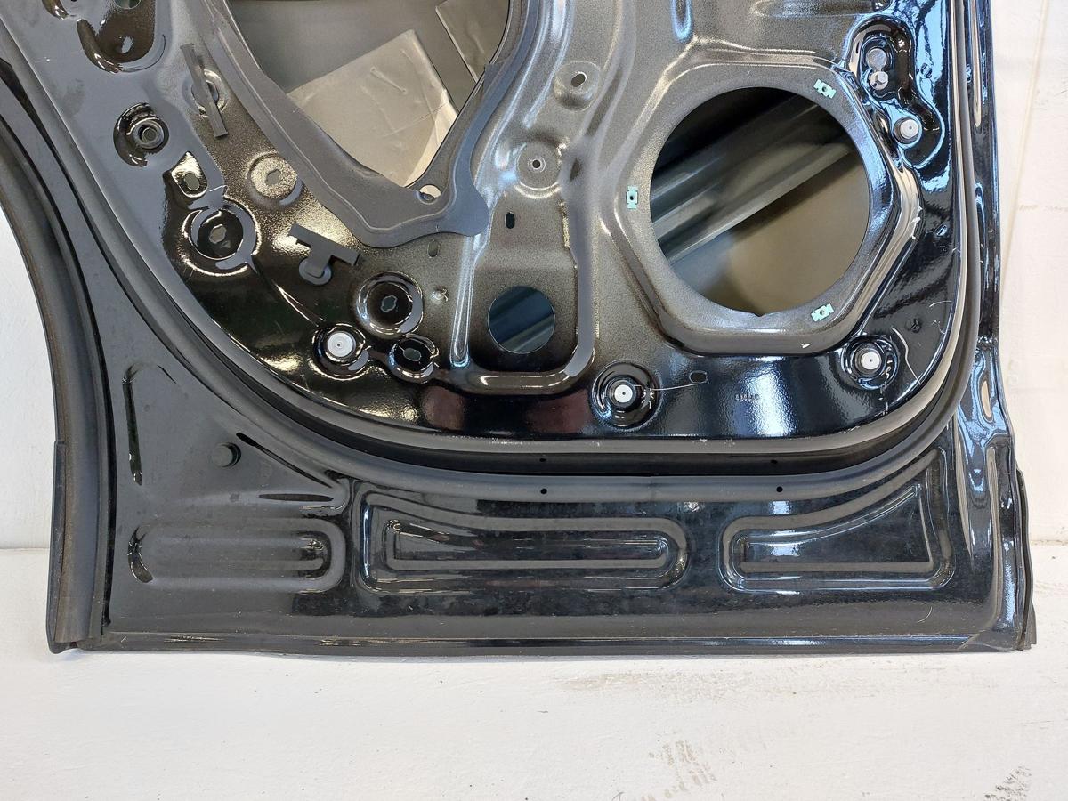 NIO EL6 Elektro SUV T&uuml;r hinten links Fondt&uuml;r im Rohbau Hintert&uuml;r schwarz