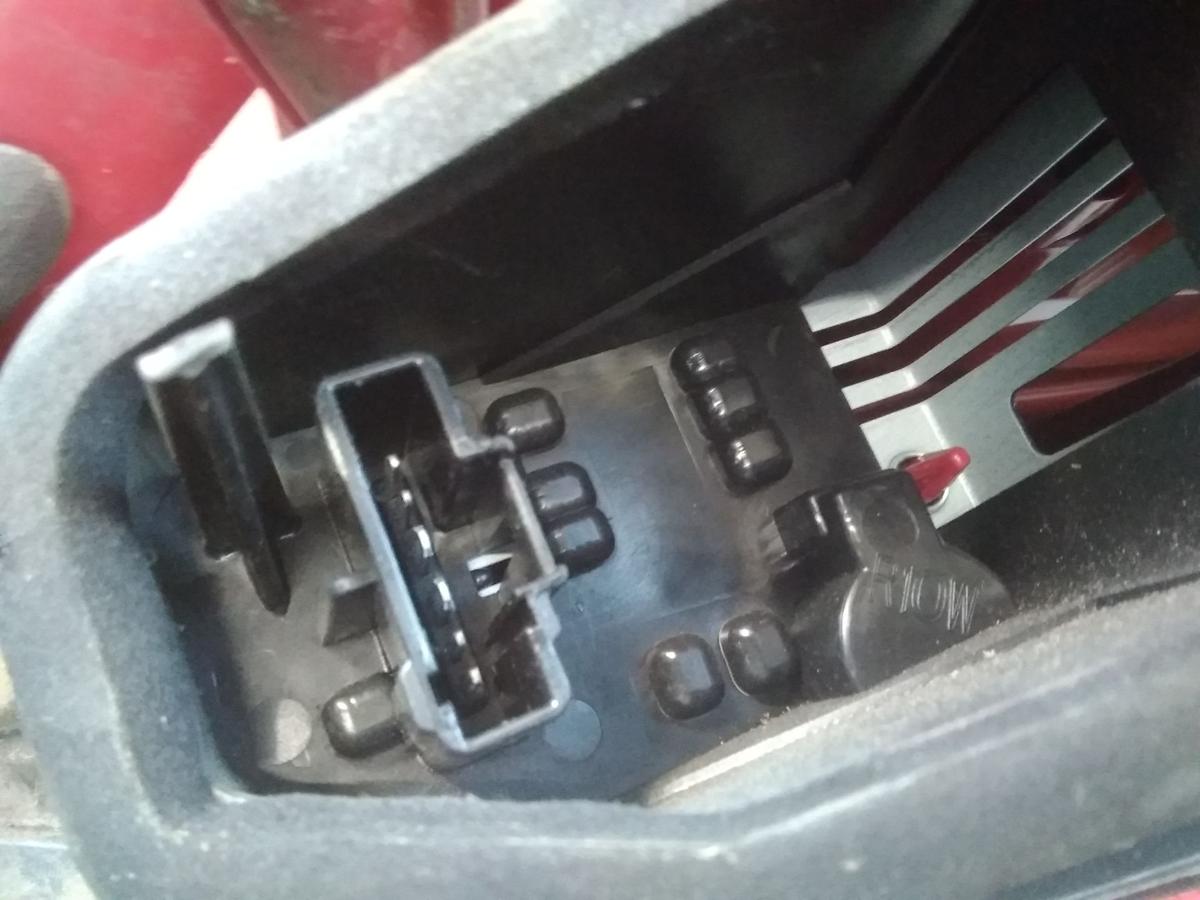 Peugeot 207 WA original R&uuml;ckleuchte Heckleuchte links Facelift Teil-LED BJ2010