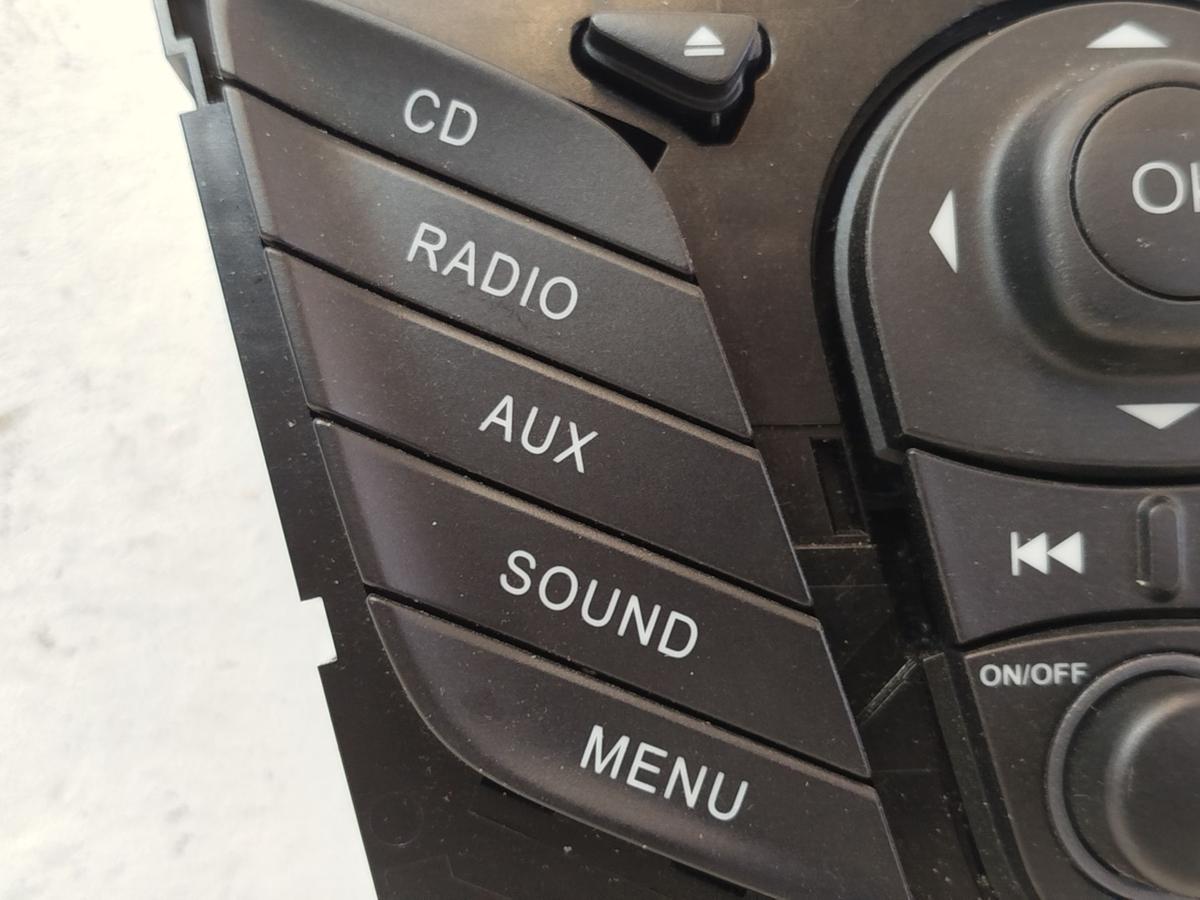 Ford Fiesta JA8 Autoradio AHU Radio mit Bedienteil Originalteil Radio