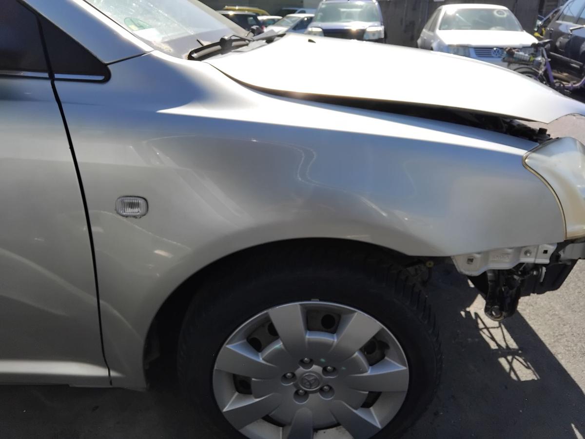 Toyota Avensis T25 original Kotfl&uuml;gel vorn rechts silbermetallic 1C0 BJ2005