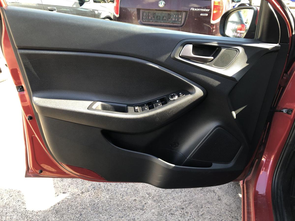 Hyundai i20 GB T&uuml;rverkleidung vorn links Fahrert&uuml;r nur 5 t&uuml;rer T&uuml;rpappe OEM