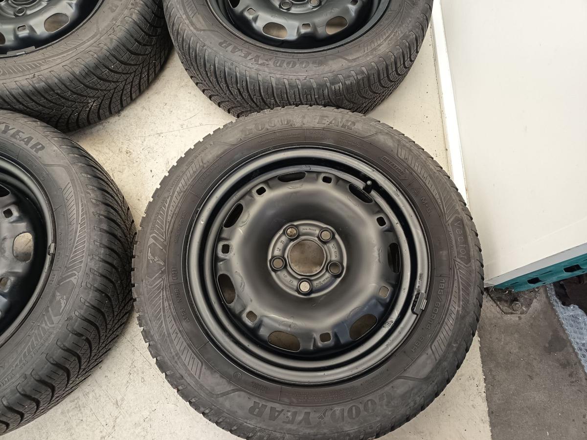 Skoda Fabia orig Satz Stahlfelgen 5x14 ET35 mit Reifen 185/60R14 86H Bj 2012