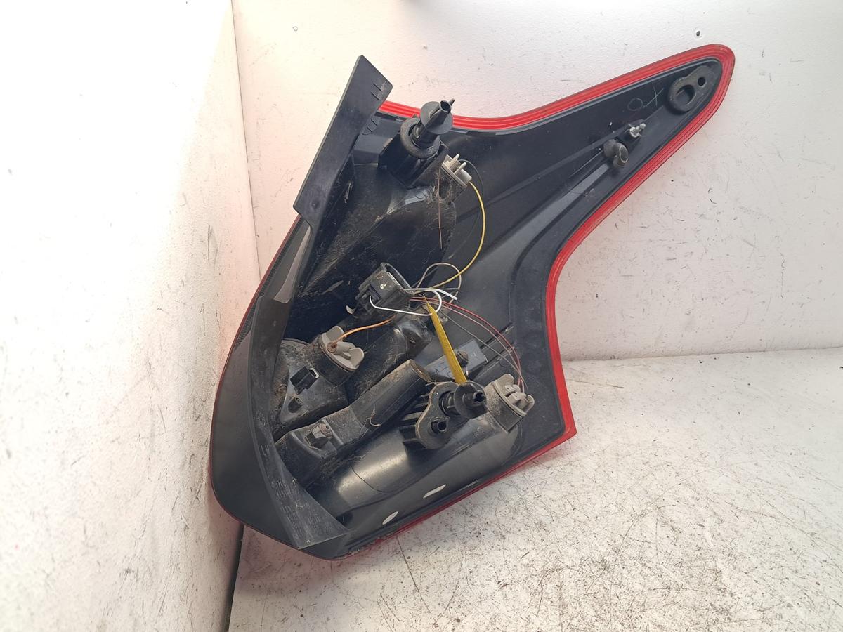 Ford Focus 3 DYB Flie&szlig;heck original R&uuml;ckleuchte Heckleuchte links BJ2012 5-t&uuml;rig