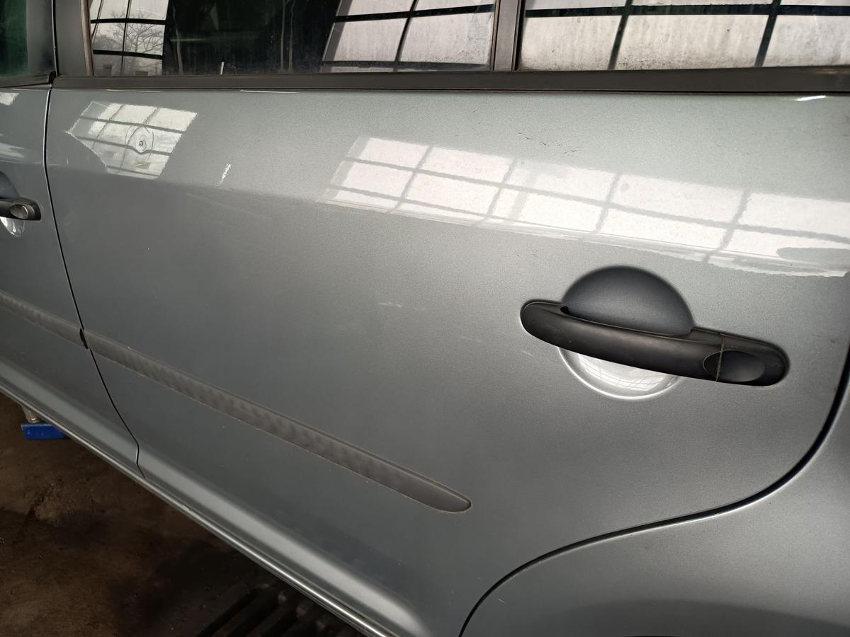 VW Touran 1T3 GP original T&uuml;r hinten links Fond R7N Mountaingrey Bj 2010