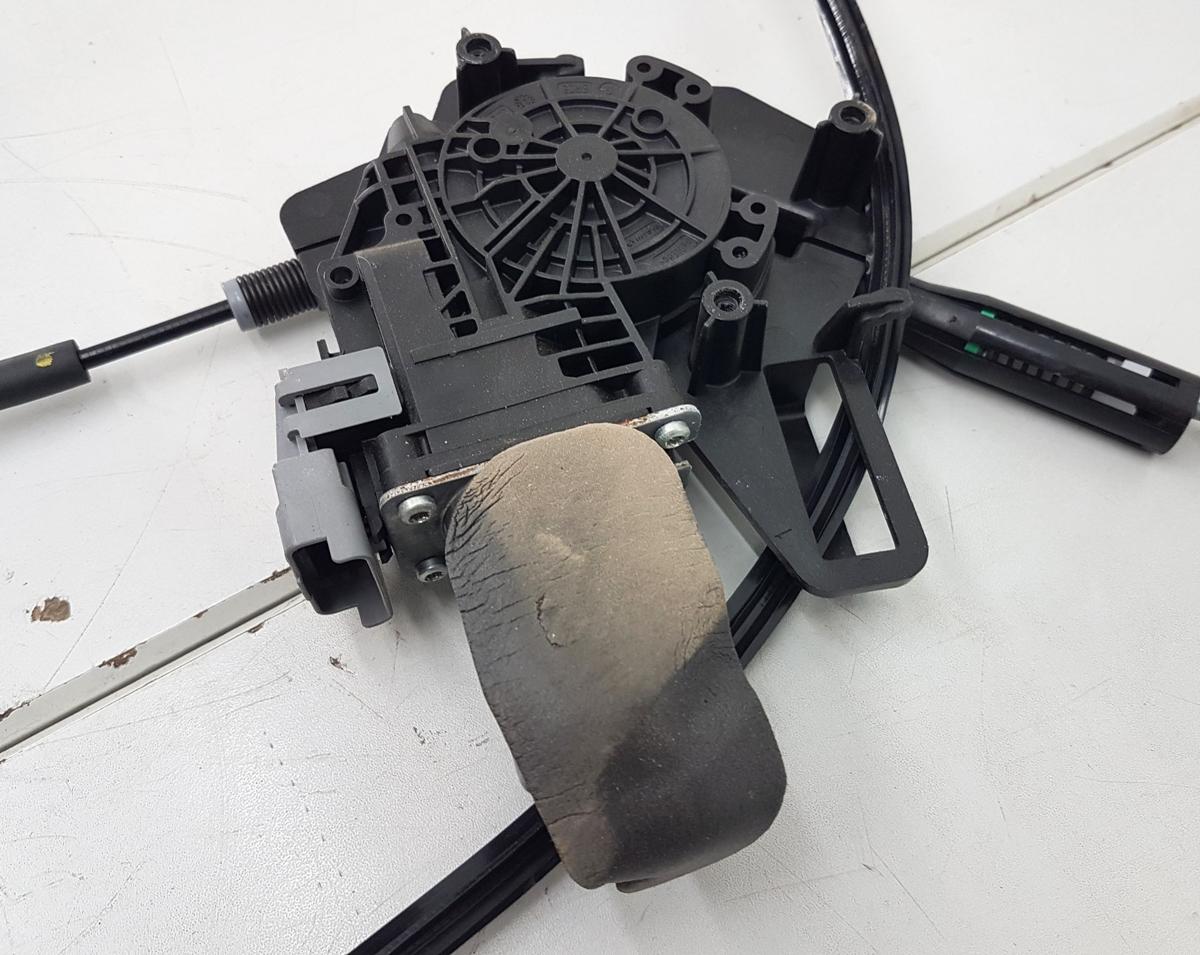 Tesla Model X Fensterheber vorn links Bj2022 1614126-00-E elektrisch