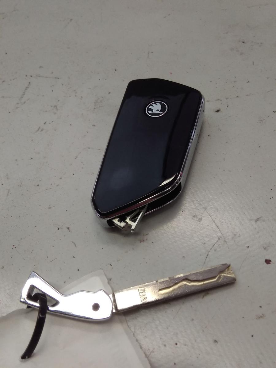 Skoda Enyaq iV 80X Bj.2022 original Funkschlüssel