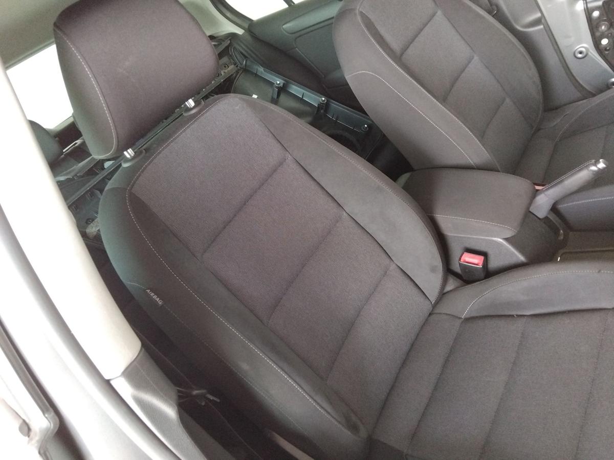 VW Golf 6 orig. Sitz vorn rechts Beifahrersitz Stoff dunkelgrau 5-Türer BJ2012