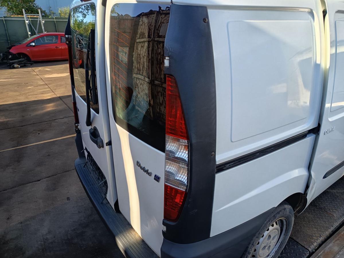 Fiat Doblo Cargo 223 original R&uuml;ckleuchte rechts Heck Schluss Licht Bj 2001