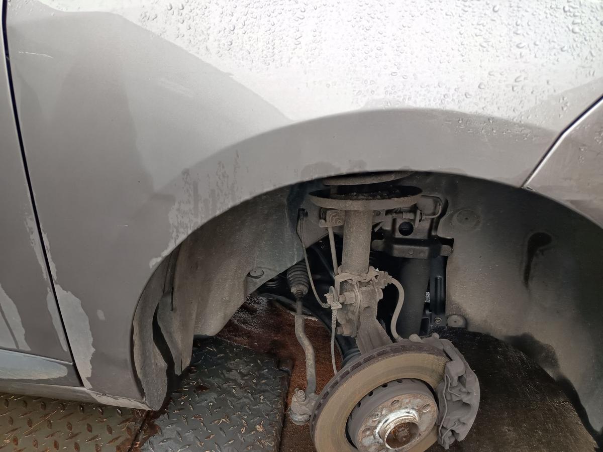 Renault Megane III Kombi orig Kotfl&uuml;gel rechts TEKNG grau vor Facelift Bj 2010