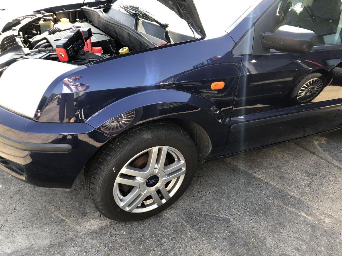 Ford Fusion JU2 Kotfl&uuml;gel vorn links Fahrerseite Lugano blau met