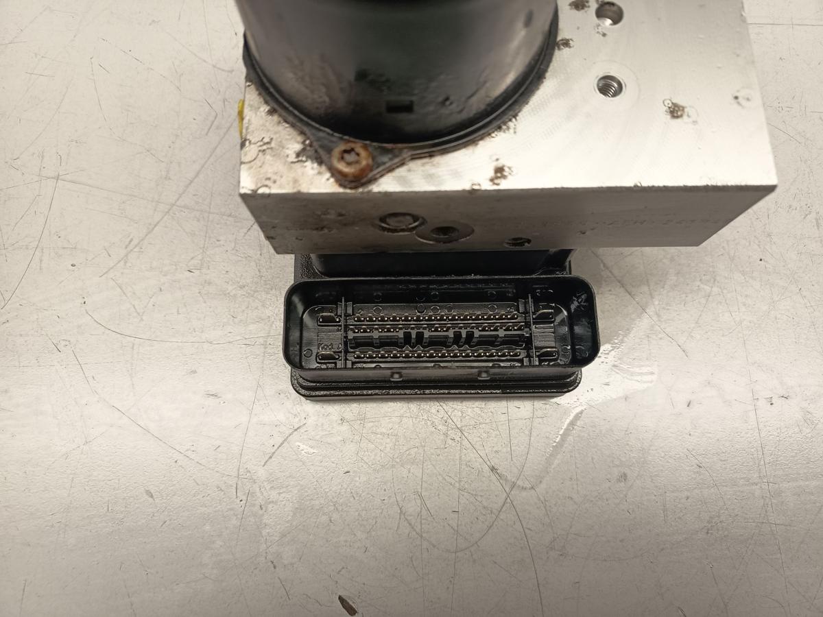 VW Transporter T5 original ABS Hydroaggregat Steuerger&auml;t 7H0907379F Bj 2006