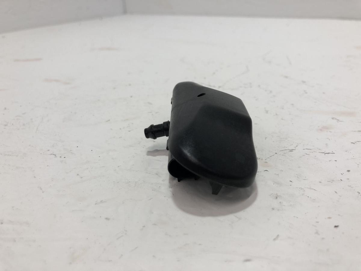 Satz Waschd&uuml;sen Scheibenreinigungd&uuml;sen Frontscheibe beheizt OE VW Golf 5 V 1K