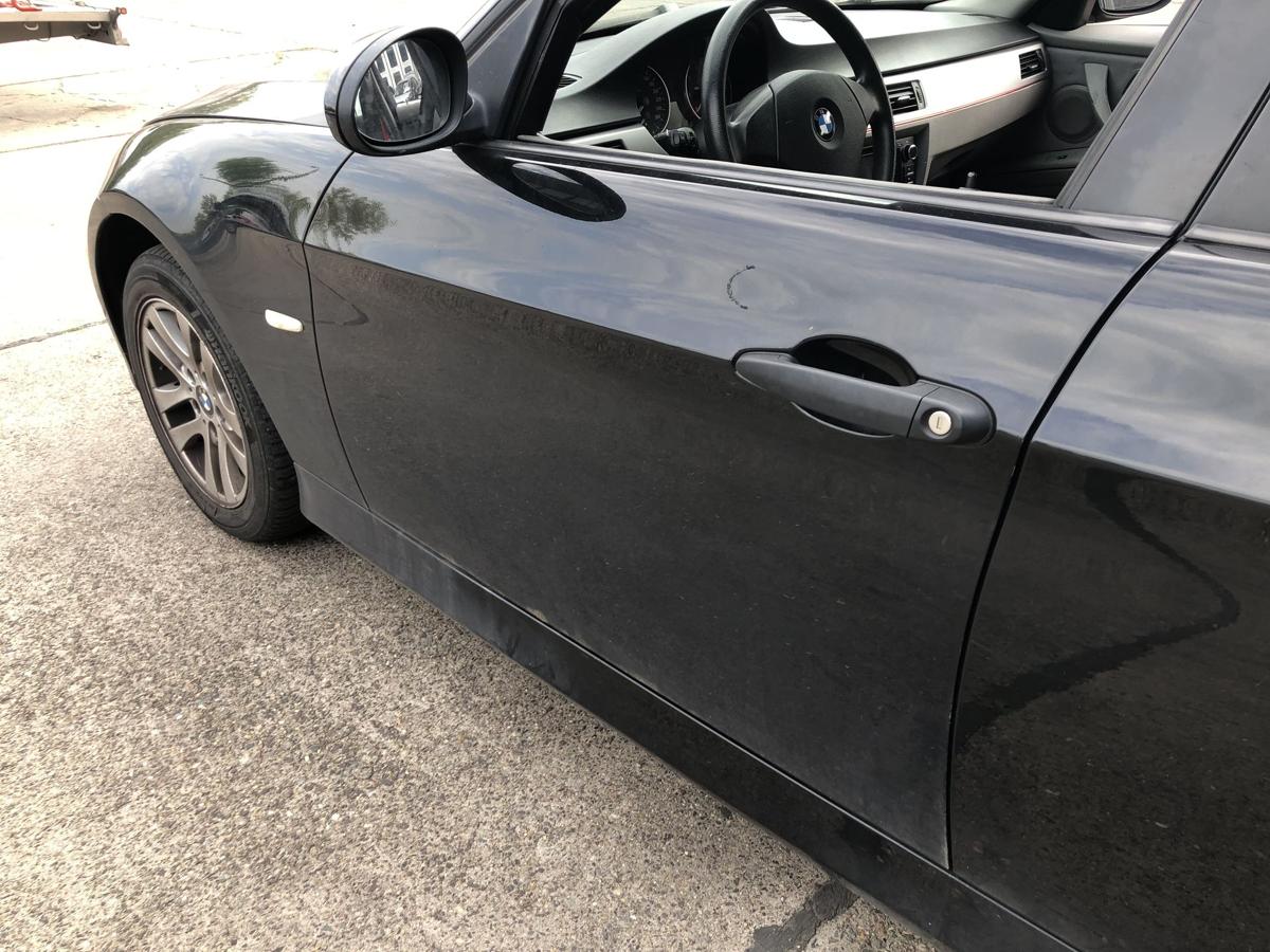BMW 3er E90 E91 Tür vorn links Fahrertür Rohbau Unterkante Rost schwarz II 668