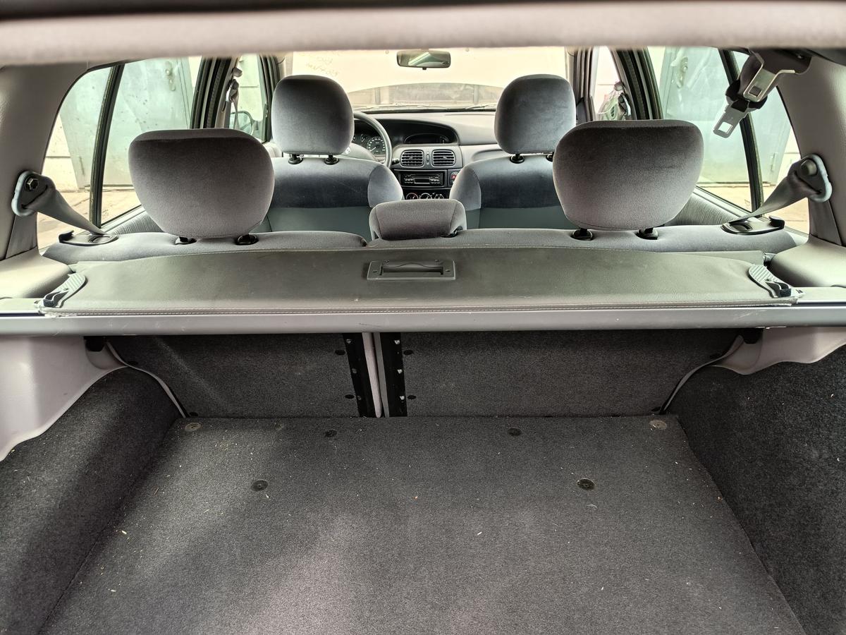 Renault Megane Kombi original Laderaumabdeckung Rollo Baujahr 2001
