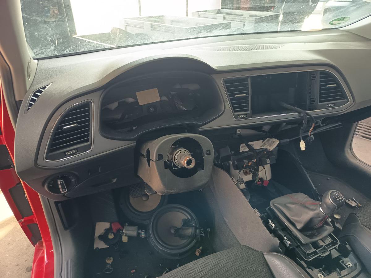 Seat Leon ST 5F original Armaturenbrett Tafel Oberteil Bj 2015