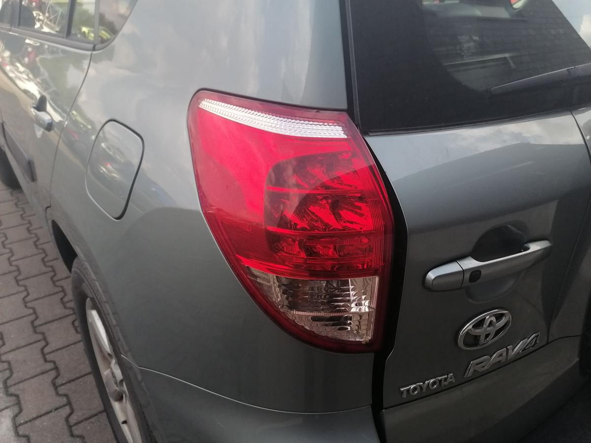 Toyota Rav4 3 original Rückleuchte Rücklicht Schlussleuchte links Bj.2006