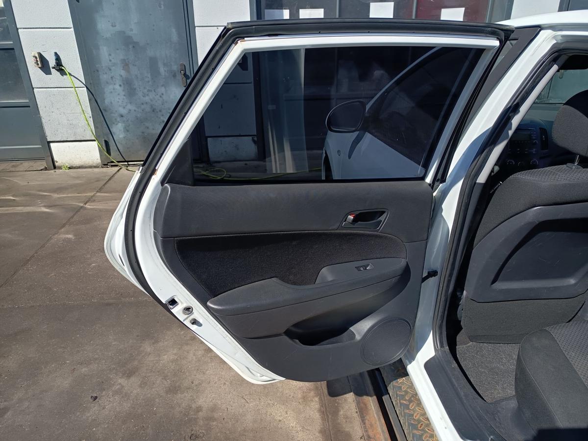 Hyundai I30 FD original T&uuml;r hinten links Crystal White Baujahr 2009