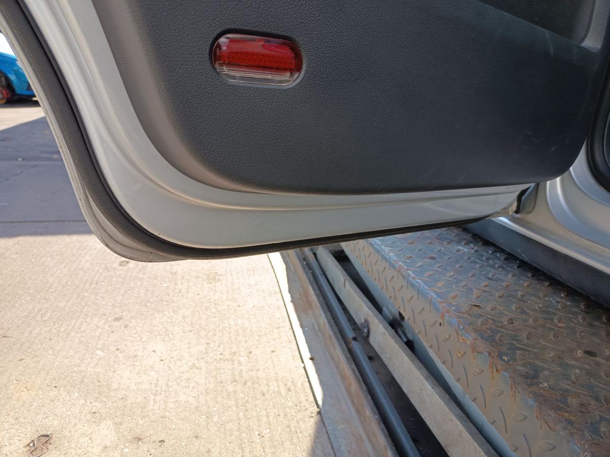 VW Touran original T&uuml;r Roht&uuml;r hinten links LA7W Silber Baujahr 2004
