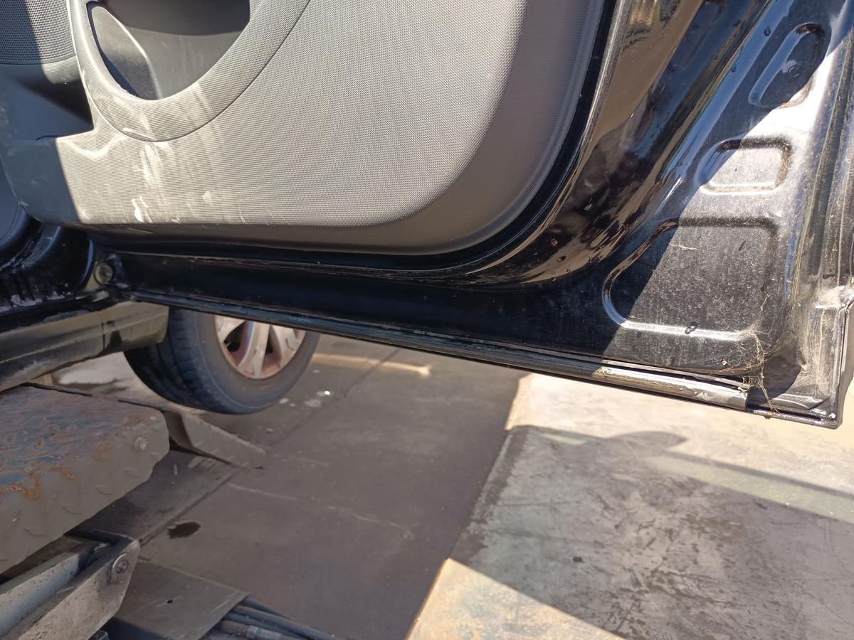 Citroen C4 5t&uuml;rig original T&uuml;r vorn rechts Beifahrer Rohbau KTV Perla Nera Bj 2009