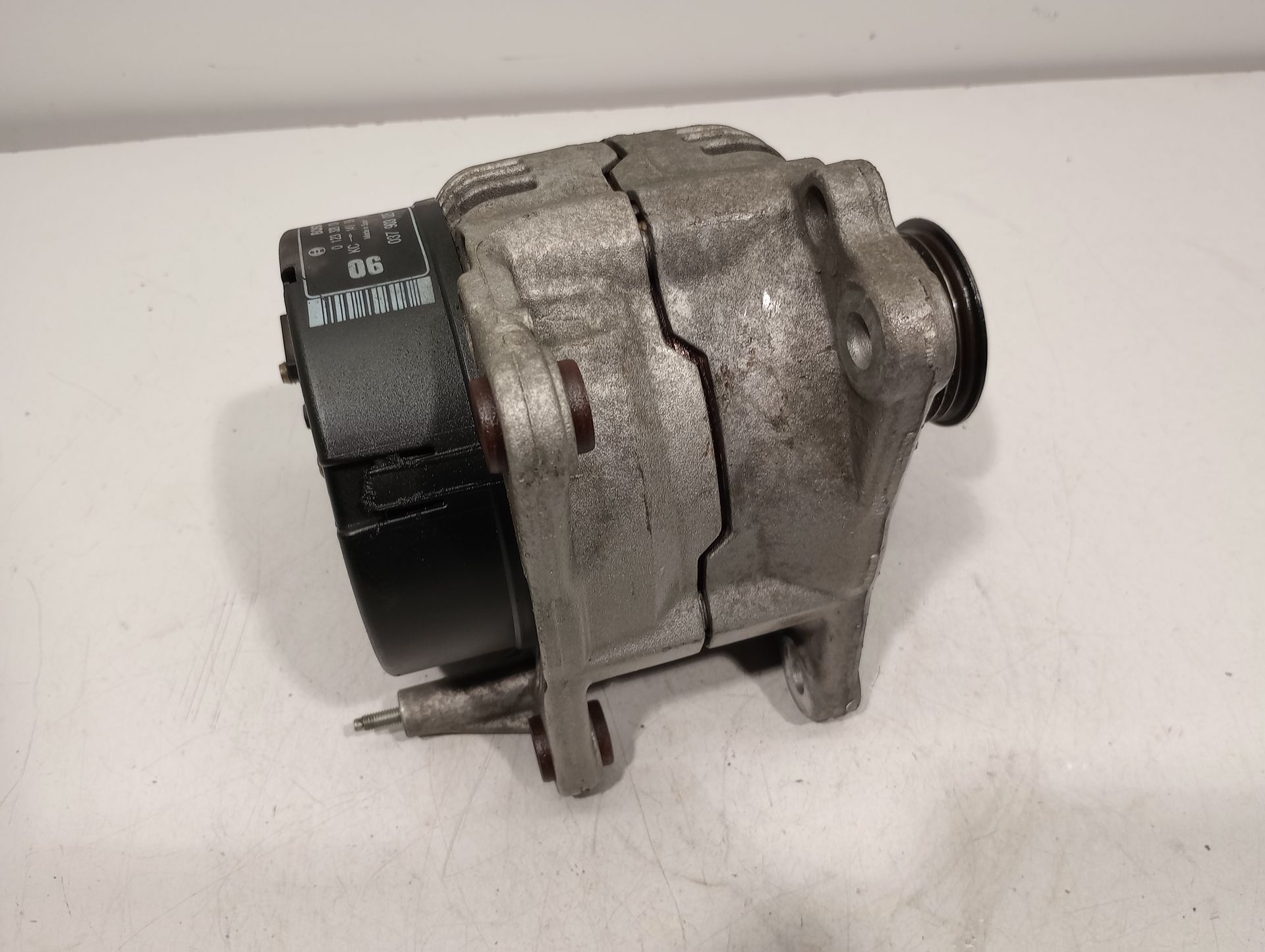 Audi A3 8L orig Lichtmaschine 90A Generator Benzin 1,8l 92kW Bj 1998