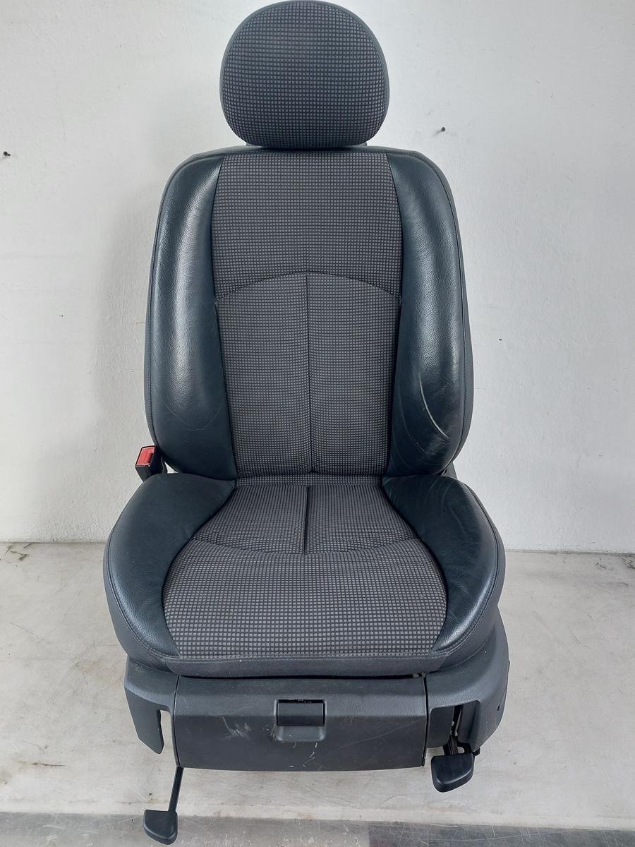 Mercedes E Klasse W211 Sitz vorn links Fahrersitz Teilleder Stoff Heizung