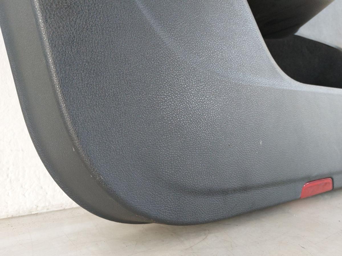 VW Passat 3C B7 Variant T&uuml;reverkleidung vorn links Leder schwarz T&uuml;rpappe