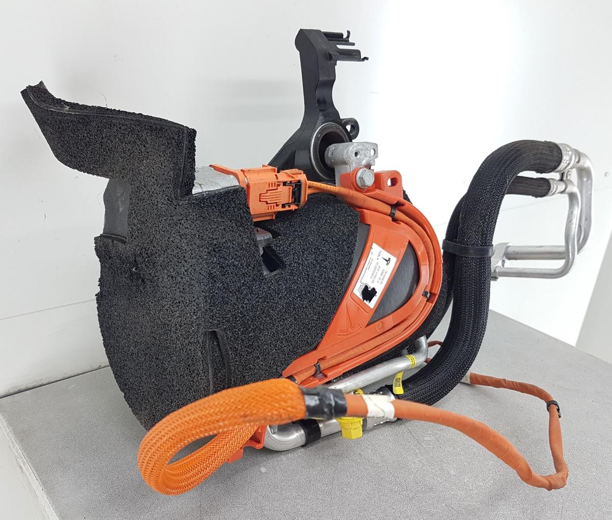 Tesla Model X Klimakompressor Bj2022 1501256-00-M K&auml;ltemittel R1234yf