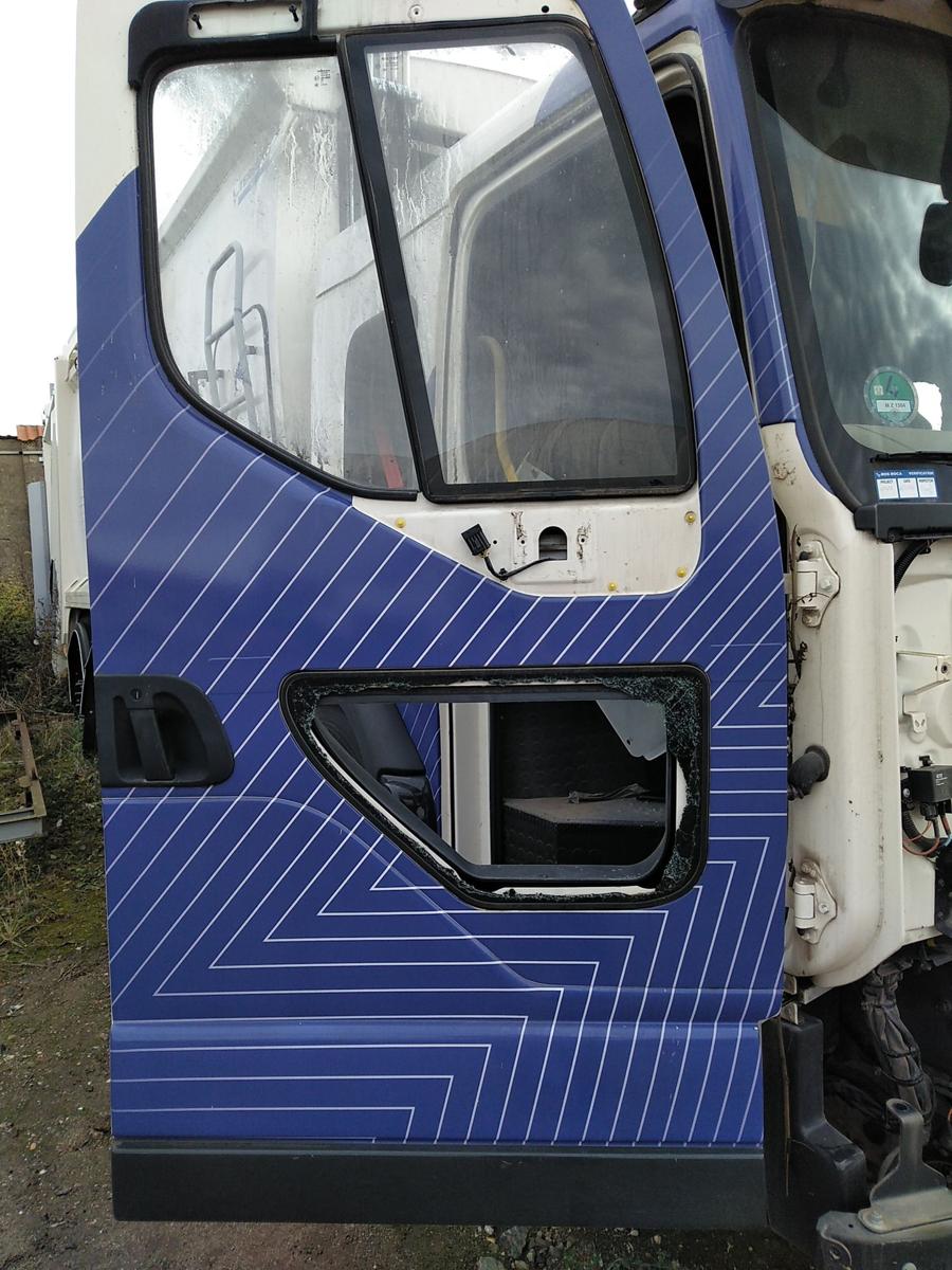 Renault Truck ZE D-Wide Tür rechts Beifahrertür cremeweiss blau Bj.2022