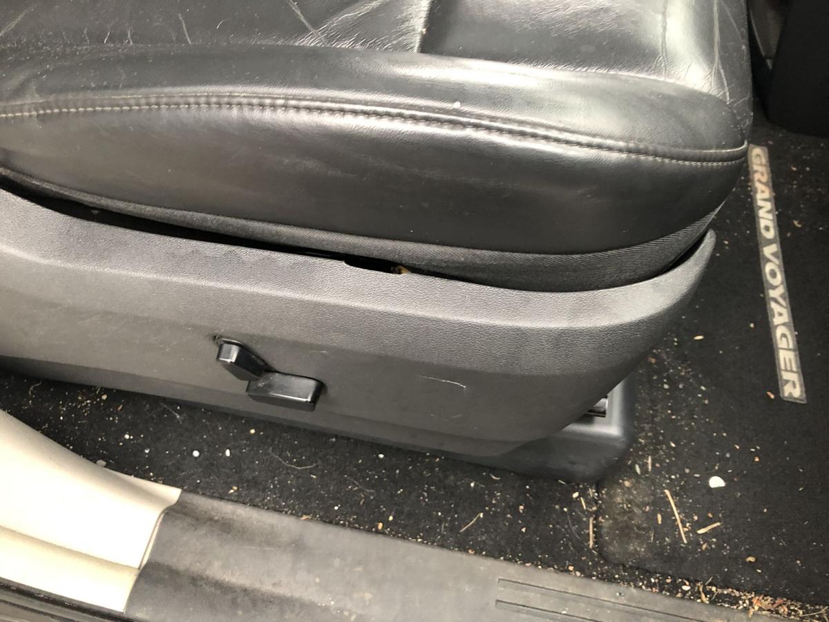 Chrysler Grand Voyager RT Sitz vorn rechts Leder Alcantara Beifahrersitz schwarz