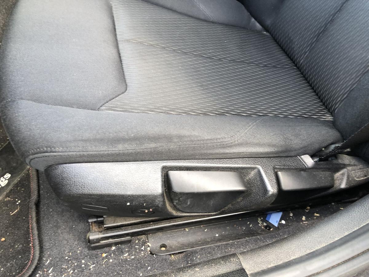 BMW 1er F20 Sitz vorn links Fahrersitz Stoff mit Heizung Autositz Stoffsitz