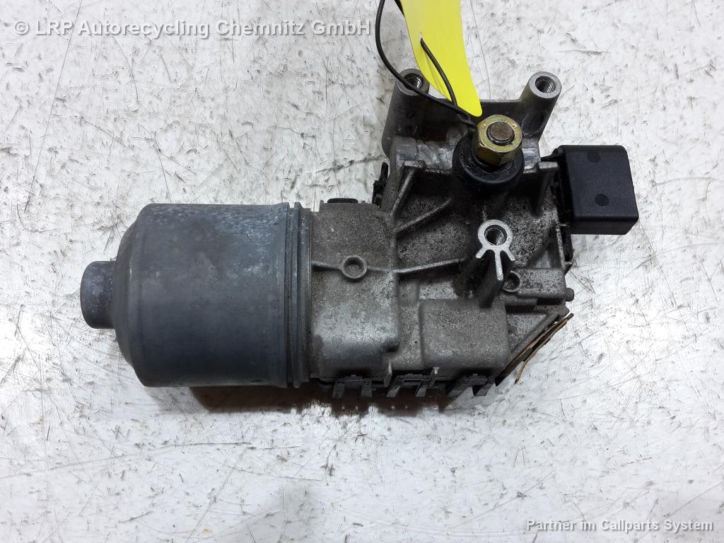 Audi A4 8E B6 BJ 2002 Wischermotor vorn Scheibenwischer 8E1955119 0390241509