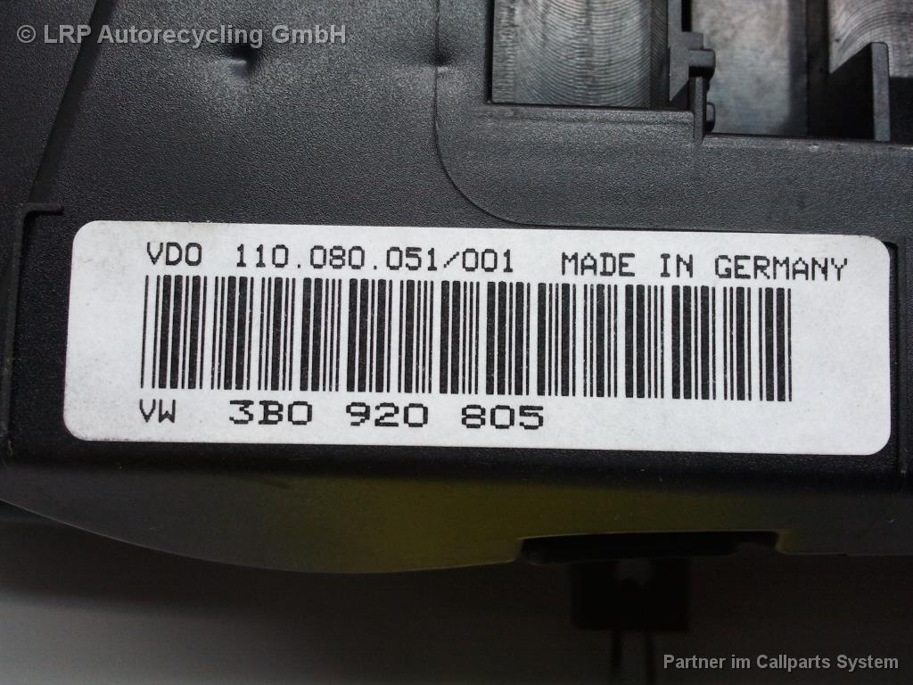 VW Passat 3BG BJ2000 Tacho Kombiinstrument 3B0920805 VDO 110080051001