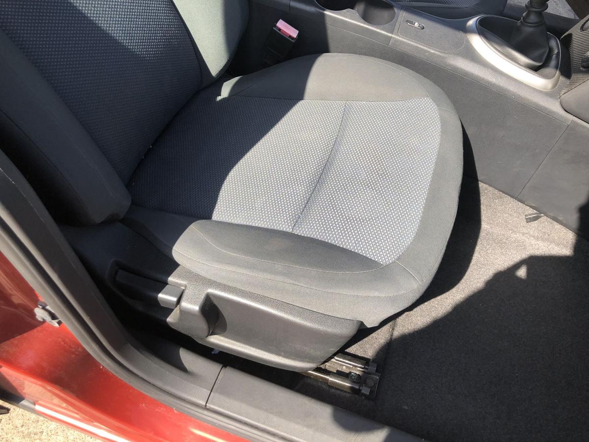 Nissan Qashqai J10 Sitz vorn rechts Beifahrersitz Stoff OHNE Sitzheizung
