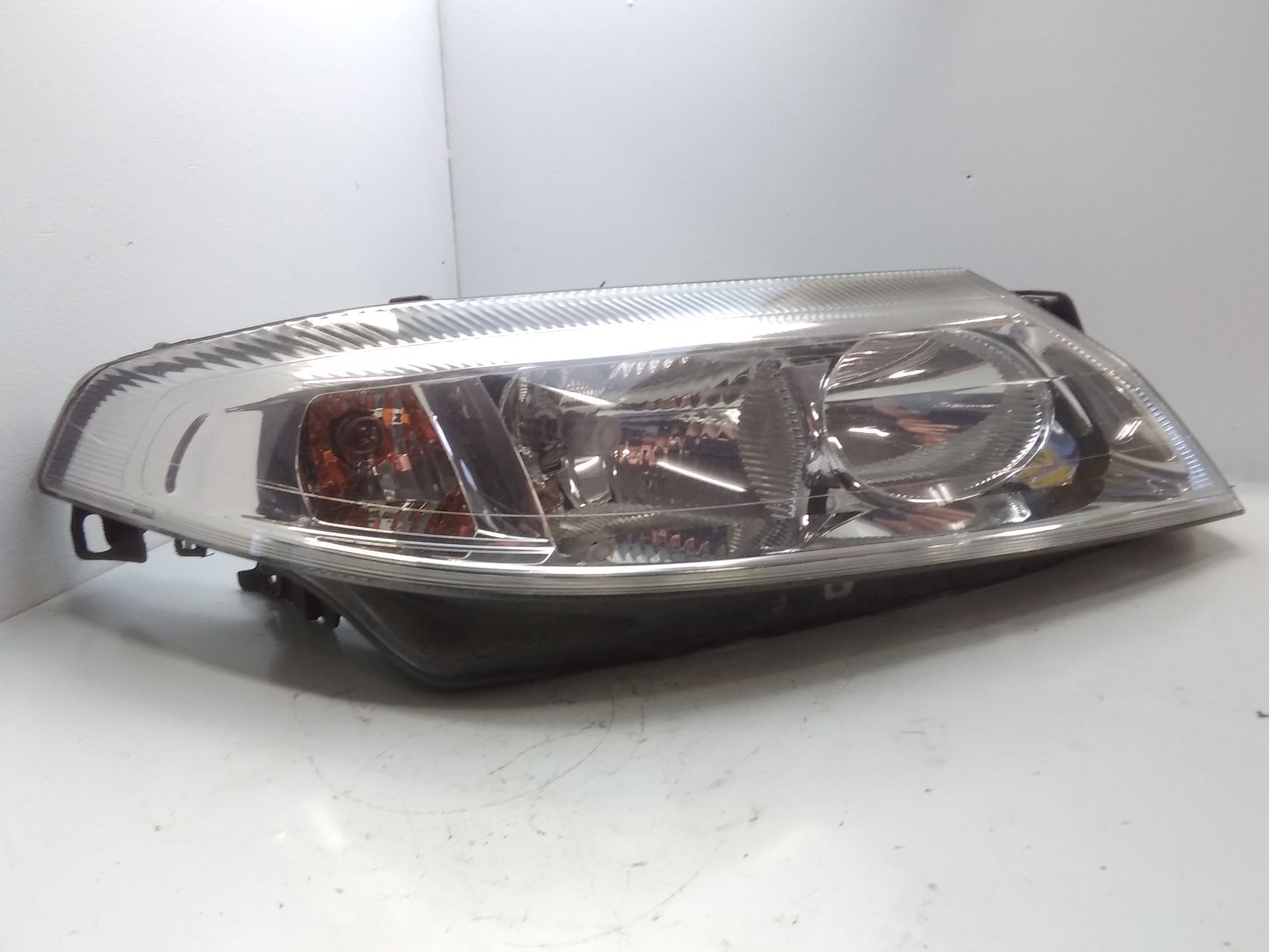 Renault Laguna 2 original Scheinwerfer vorn rechts Halogen mit LWR Bj.2004