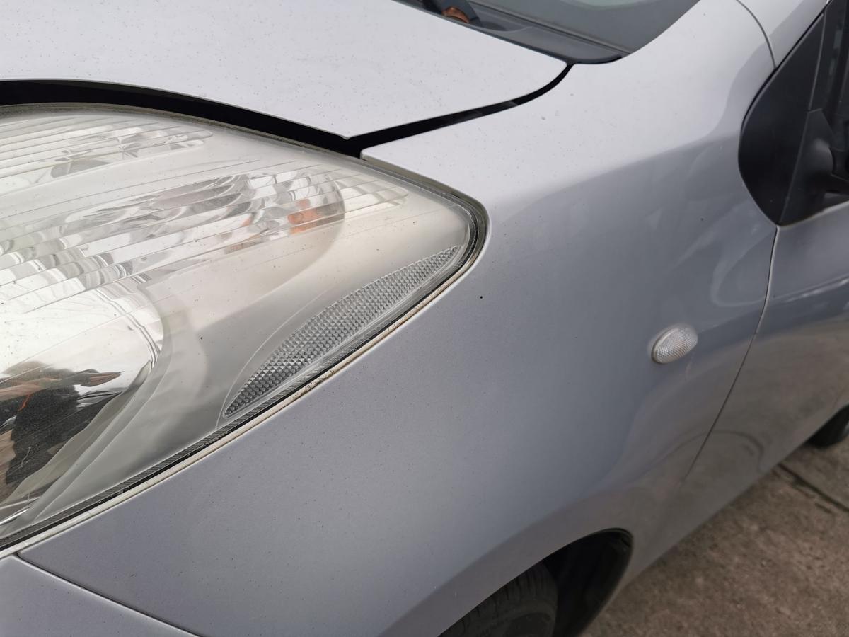 Toyota Yaris XP9 Kotflügel Fender Seitenwand vorn links 1E7 Silver Pearl Met