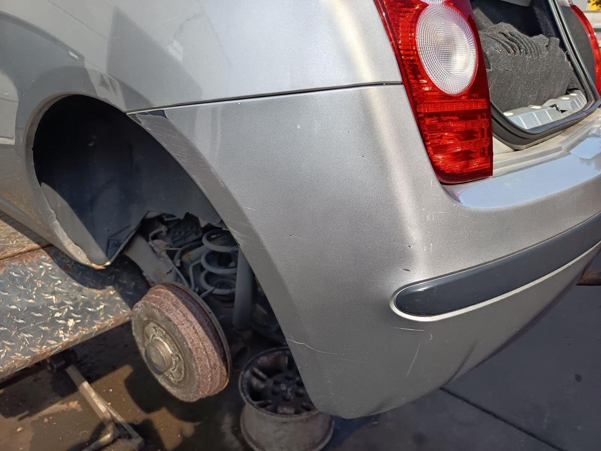 Nissan Micra K12 original Stoßstange Fänger hinten/Heck KY0 Quarzsilber Bj 2006
