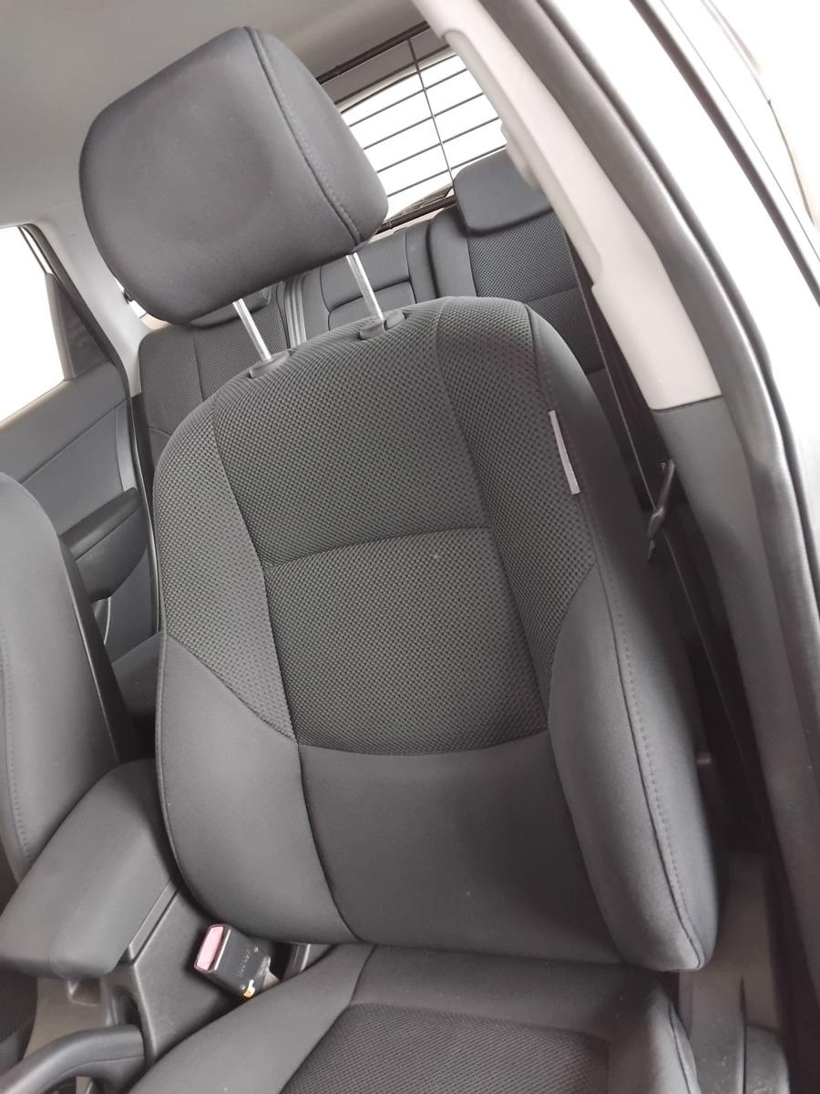 Hyundai i30cw FD orig Sitz vorn links Fahrersitz Stoff dunkelgrau 5t&uuml;rig BJ2009