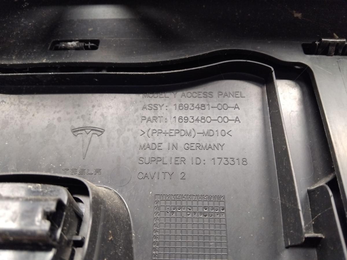 Tesla Model Y original Laderaum-Plastikwanne Kofferraumwanne vorn Bj.2023