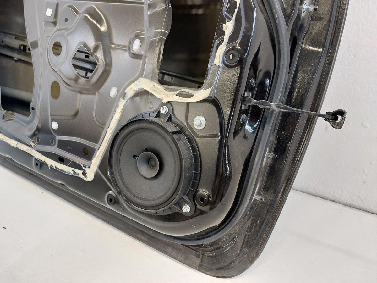 Nissan Leaf ZE1 40kWh T&uuml;r vorn links Fahrert&uuml;r Rohbau Z11 Schwarzmetallic