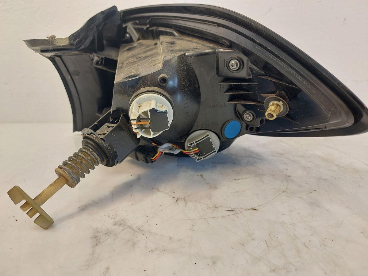 Ford Fiesta HF MK8 Rückleuchte Schlussleuchte Rücklicht hinten aussen links 5trg Ford Fiesta HF MK8 Rückleuchte Schlussleuchte Rücklicht hinten aussen links 5trg