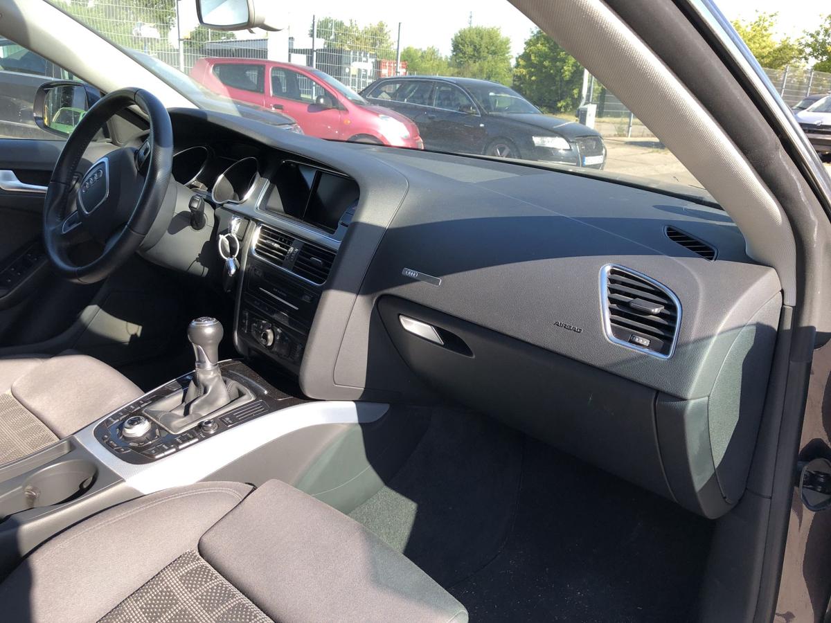 Audi A5 8T Sportback Armaturenbrett Armaturentafel Cockpit im Rohbau Dashboard