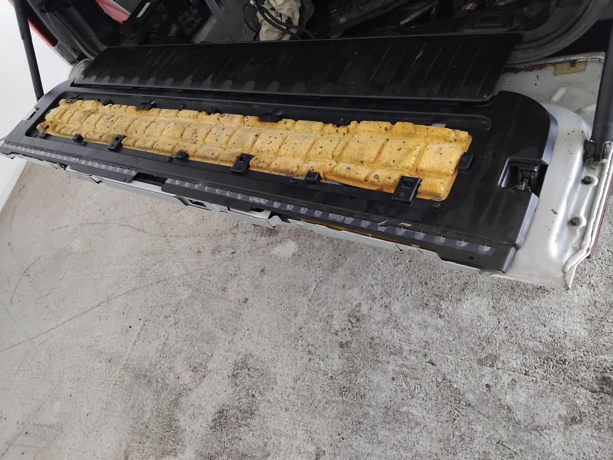 BMW X5 E53 original Heckklappe Unterteil titansilbermetallic 354/7 BJ2000 Rost