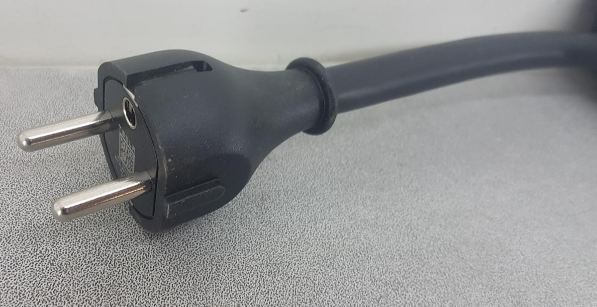 Tesla Model Y original Ladekabel Schuko 220V 1121254-00-G Mobile Charge Kit Bj23